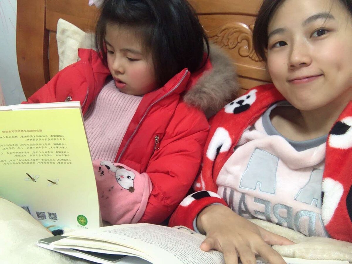 Даже в кровать ложатся в теплых пижамах и куртках