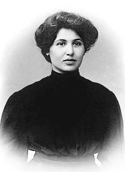 Забел Есаян