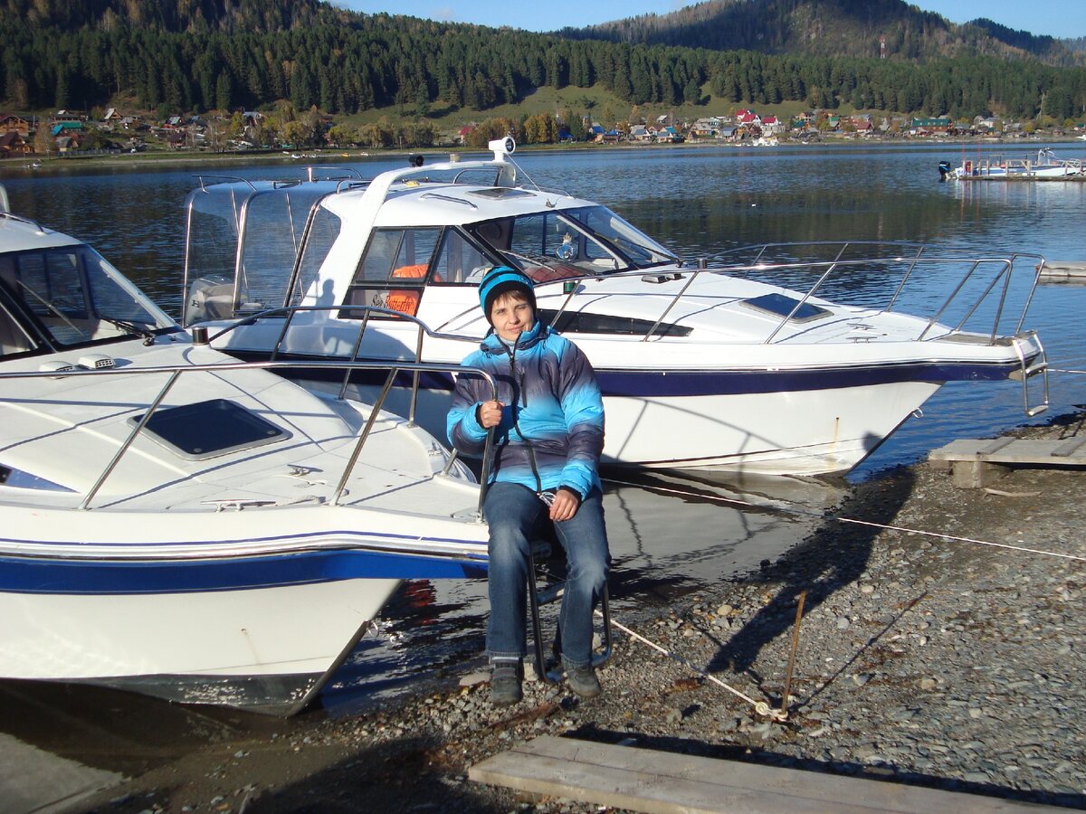 На берегу Телецкого озера со стороны посёлка Иогач. Фото из личного архива.