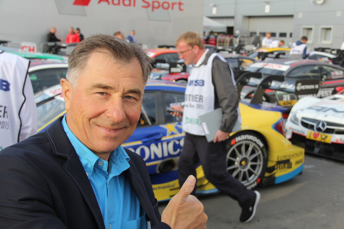 Я, ваш покорный слуга, с огромной радостью наблюдал гонки DTM на Москоурейсвей, потом серия ушла от нас. И вот в этом году очень надеемся вернется на автодром под Санкт Петербургуом