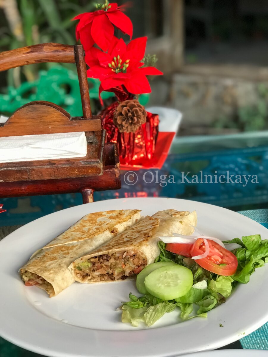 Мексиканское 🌯 буррито. Фото автора.