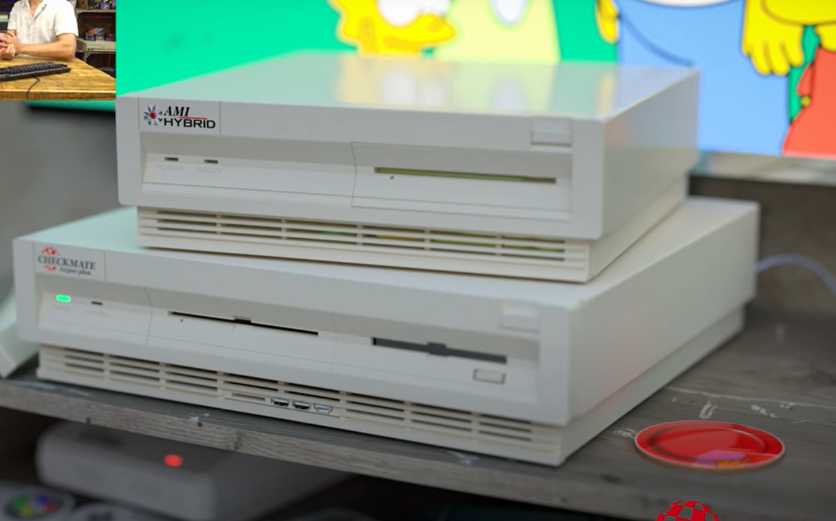 Amiga Mini по сравнению со своим старшим братом Checkmate A1500