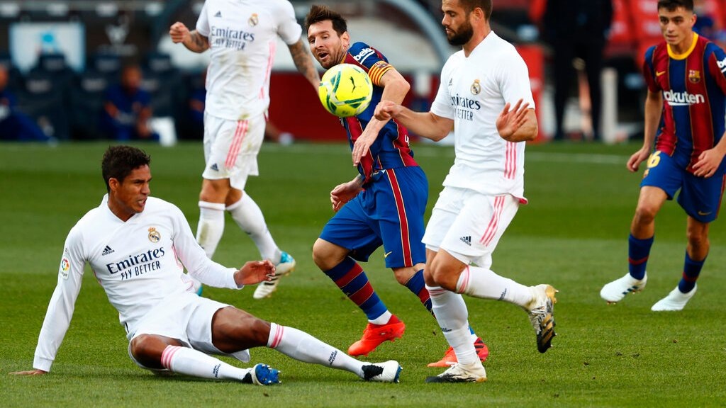 В субботу, 24 октября, в Барселоне на стадионе "Камп Ноу" прошло очередное Эль-Класико.   .