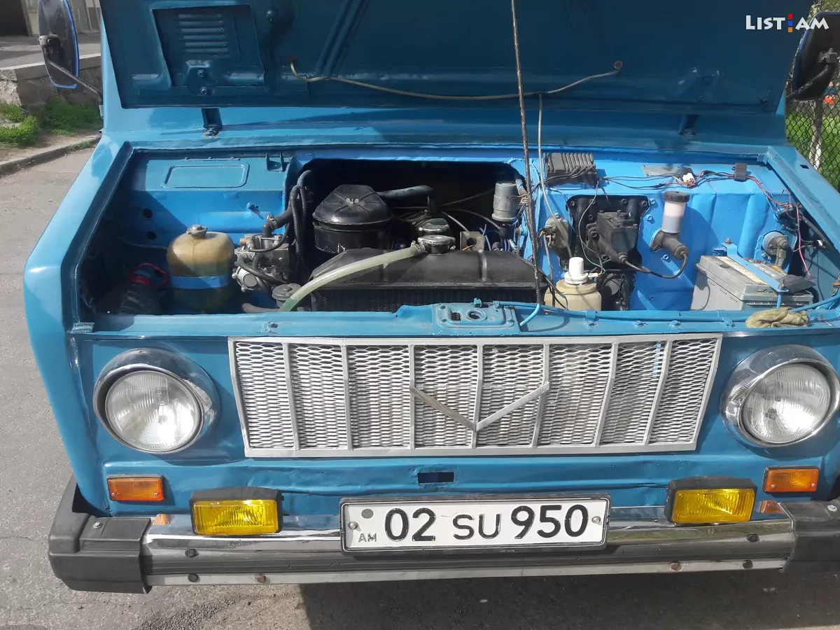 Подкапотное пространство, всё чисто