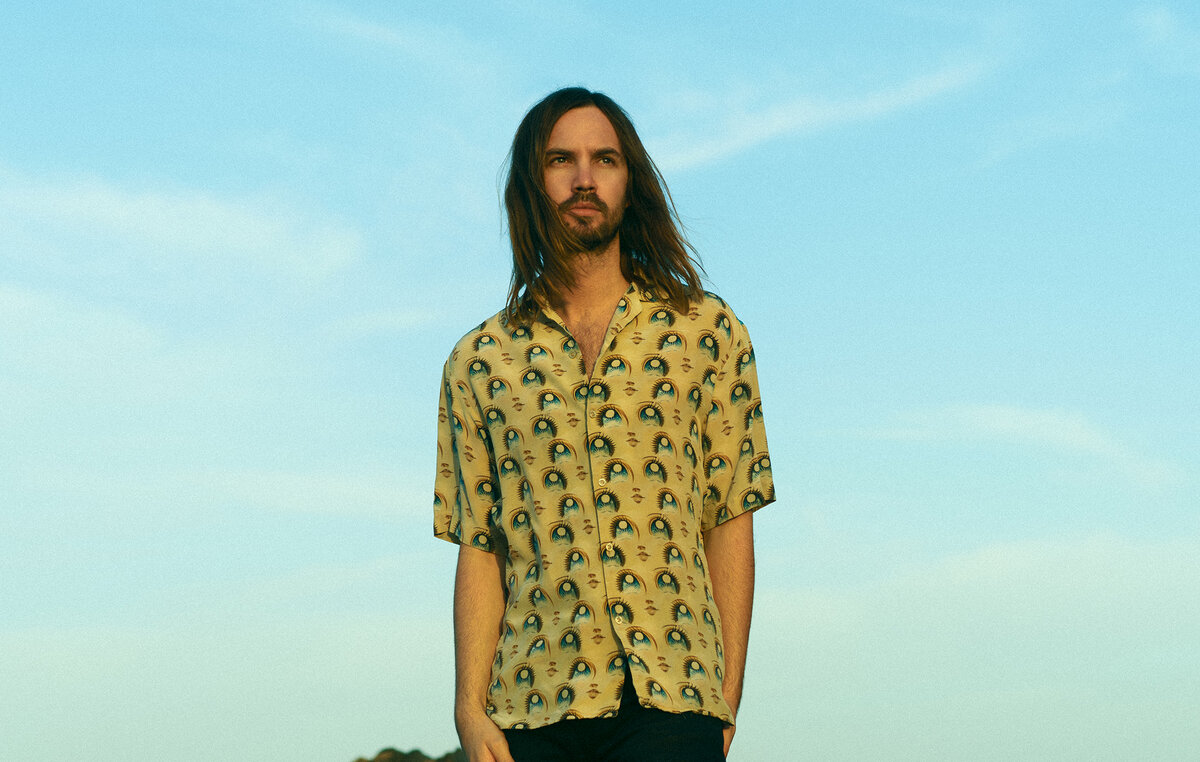 фото: https://www.nme.com/reviews/album/tame-impala-the-slow-rush-review-2605780