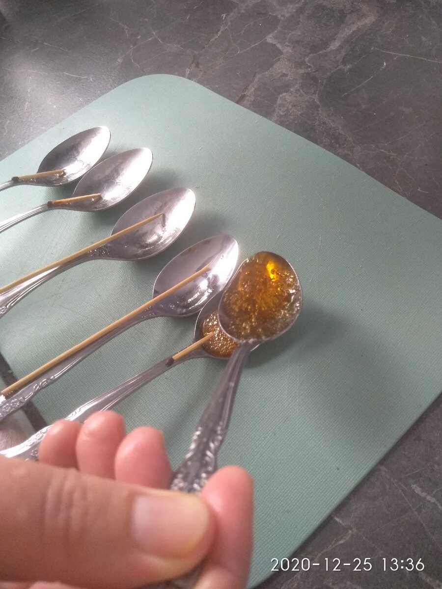 Петушки на ложках