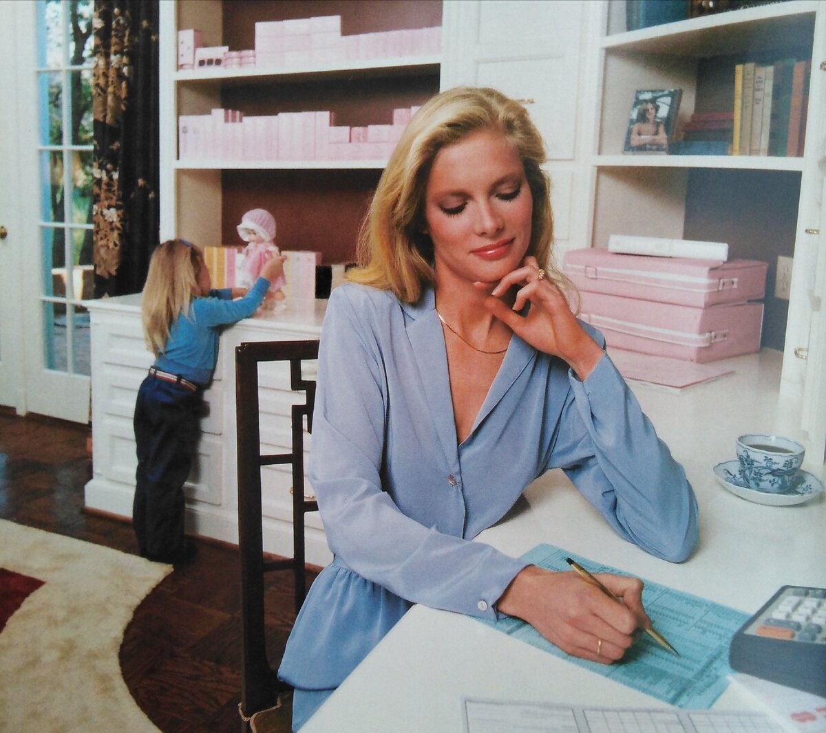 Фото из годового отчёта для акционеров компании "Мэри Кэй", из моей личной коллекции 