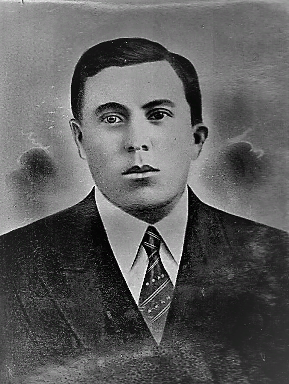 довоенный снимок Ивана Ивановича (других, к сожалению не сохранилось)