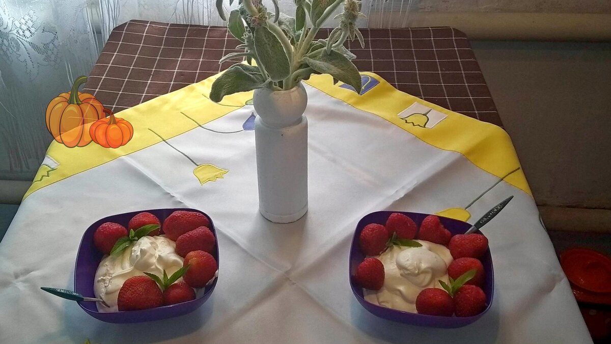 Домашнее мороженое из жирных сливок, у жены его получилось сделать.