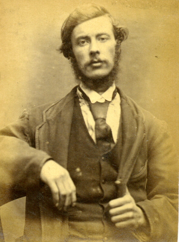 Пойманному на краже подставок для чайников Джеймсу Ричли пришлось вкалывать 7 дней на каторжных работах в тюрьме Ньюкасла. 