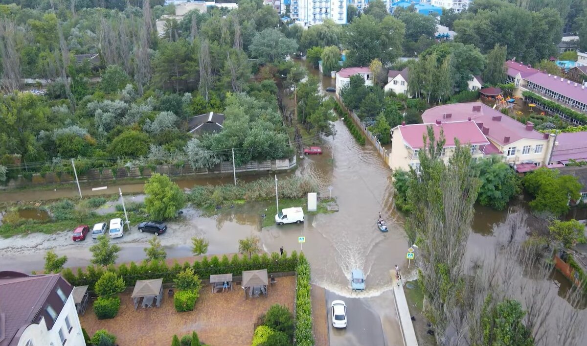 Последствия потопа в Джемете (Анапа) с высоты. Часть вторая: Гостевой и  Курортный проезды | Сибиряки на море | Дзен