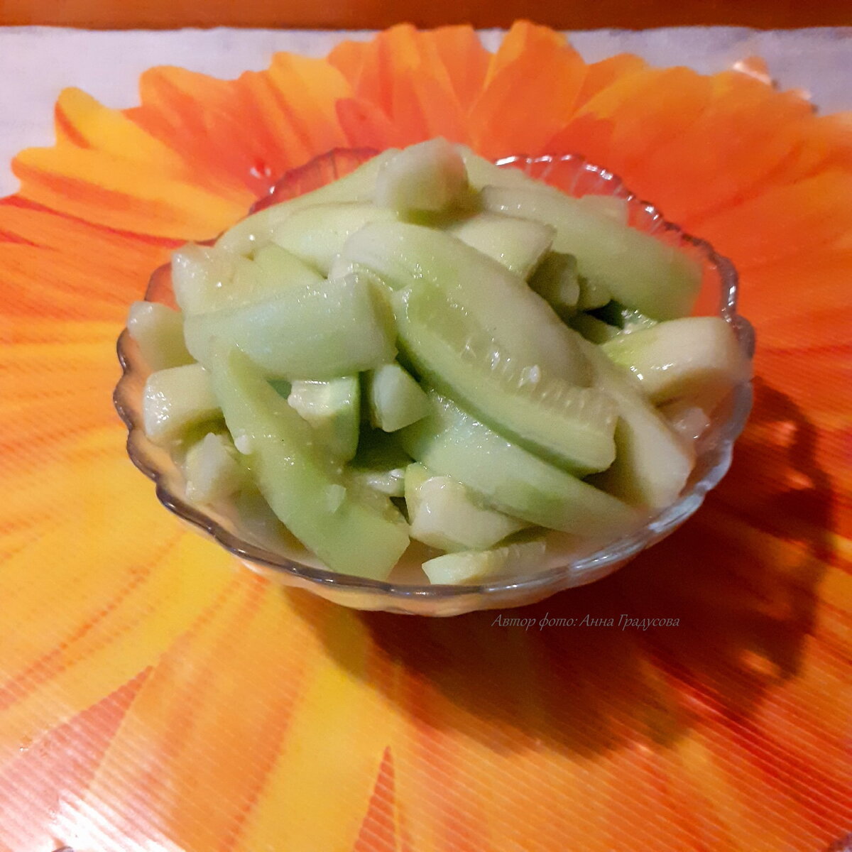 Отлично подходит как к простому обеду или ужину, так и к праздничному столу.