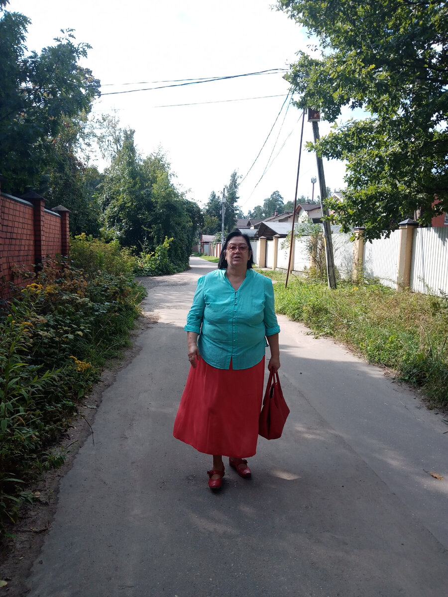 Возвращаюсь из храма. 