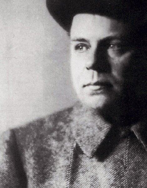 Marcello Piacentini
Адрес изображения:
https://sun9-67.userapi.com/impg/ESw3sn-jvd7lv3NRQlwv7BIckmw4CggajASbQg/mvRFZhbyu-g.jpg?size=470x600&quality=96&sign=55442e5a6518f847a7f773f6f78a24c1&type=album