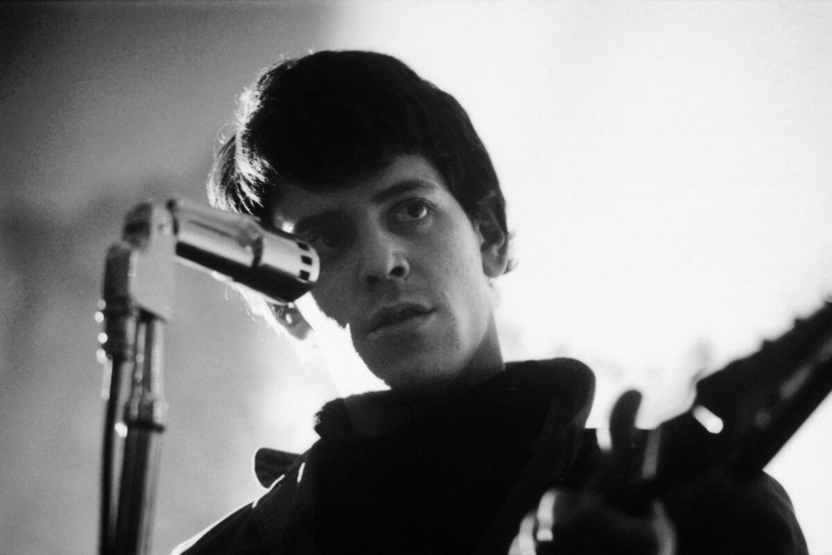Создатель и главная креативная сила The Velvet Underground – Лу Рид.