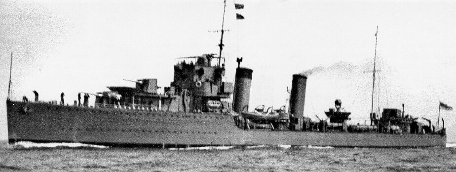 Эсминец "Акейтес" в 1938 году все еще сохранил свое штатное вооружение