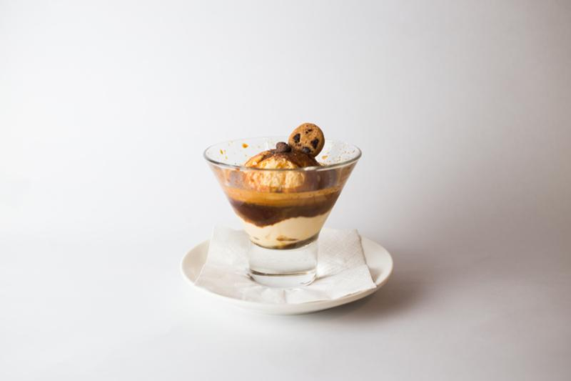 Affogato. Аффогато фисташковый. Аффогато кофе. Аффогато десерт. Шоколадный Аффогато.