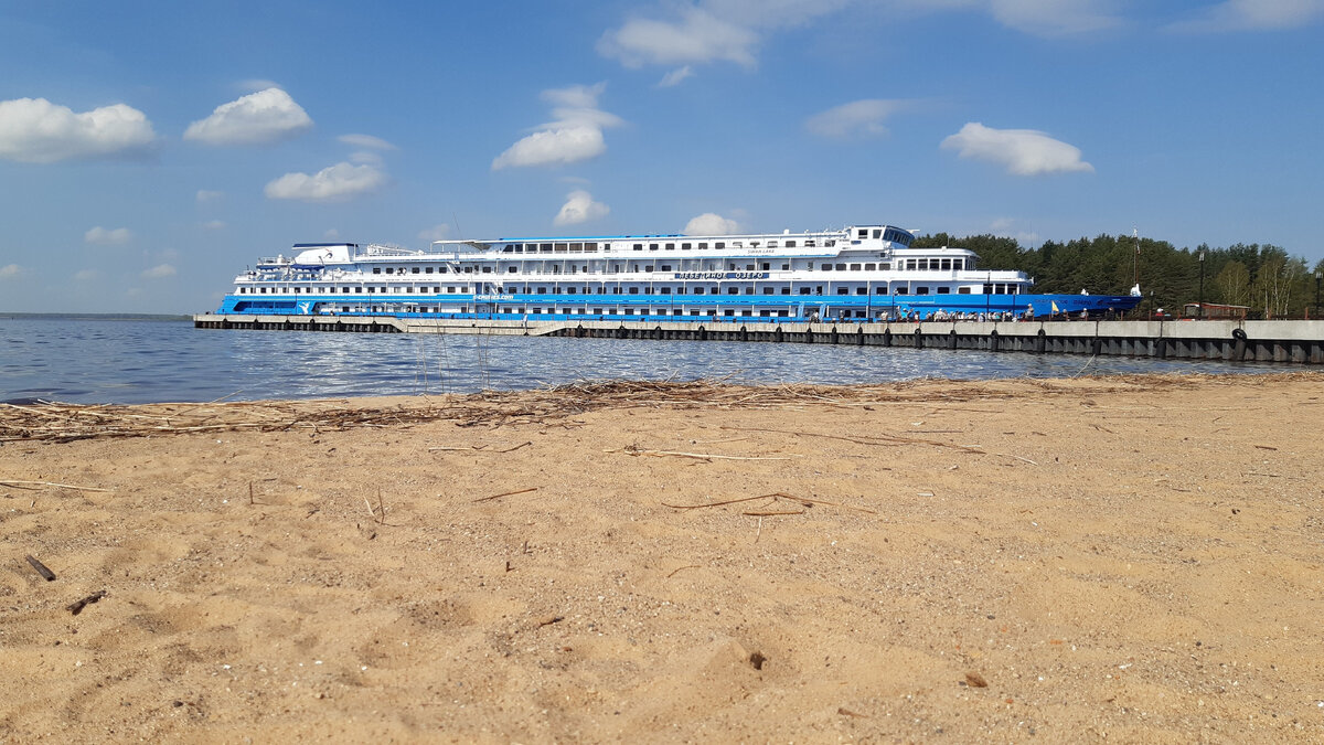 Теплоход "Лебединое озеро", река Волга. Фото автора канала