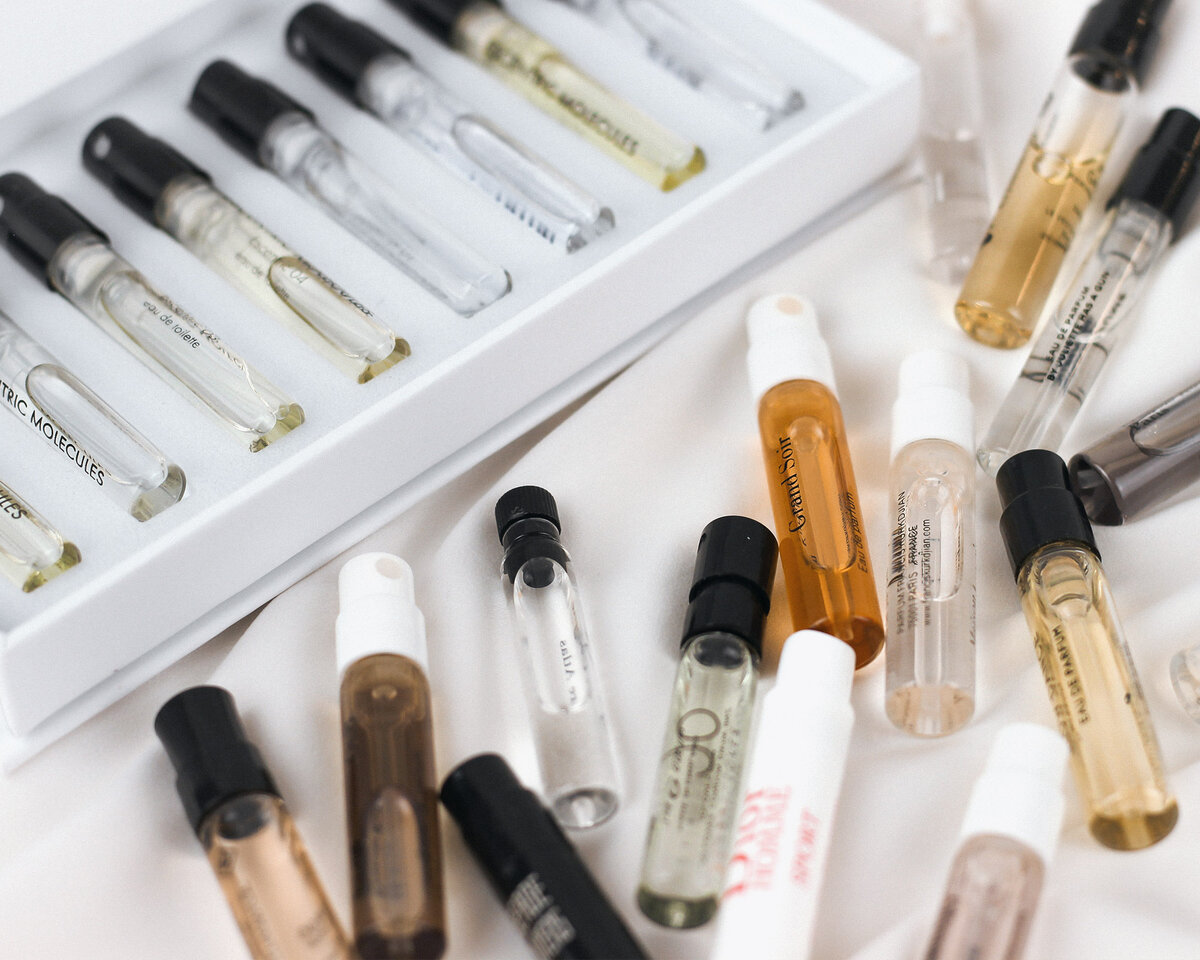 Пробники я храню в огромных косметичках и могу уже продавать на вес.