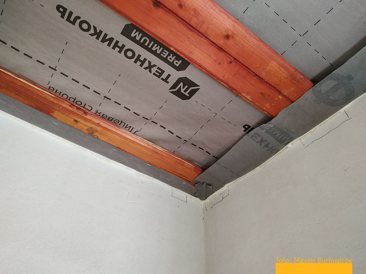 Обустройство примыкания мембраны и стены.