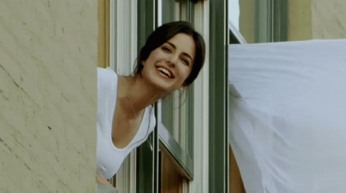 Источник: https://c.tenor.com/fK8Gvl--17oAAAAC/katrina-kaif-bollywood.gif