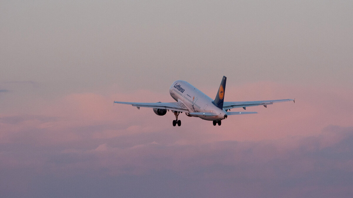    Пассажирский самолет авиакомпании Lufthansa© РИА Новости . Олег Золото