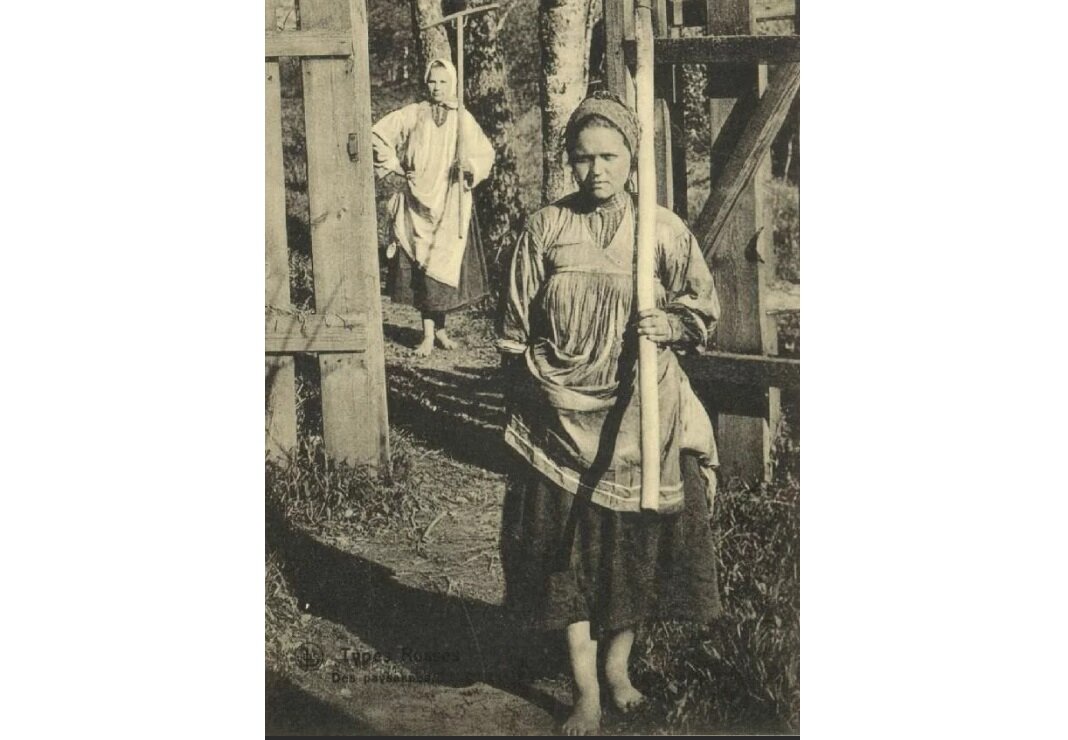 Крестьянки Тульской губернии. Иллюстрация. Источник фото pinterest.ru