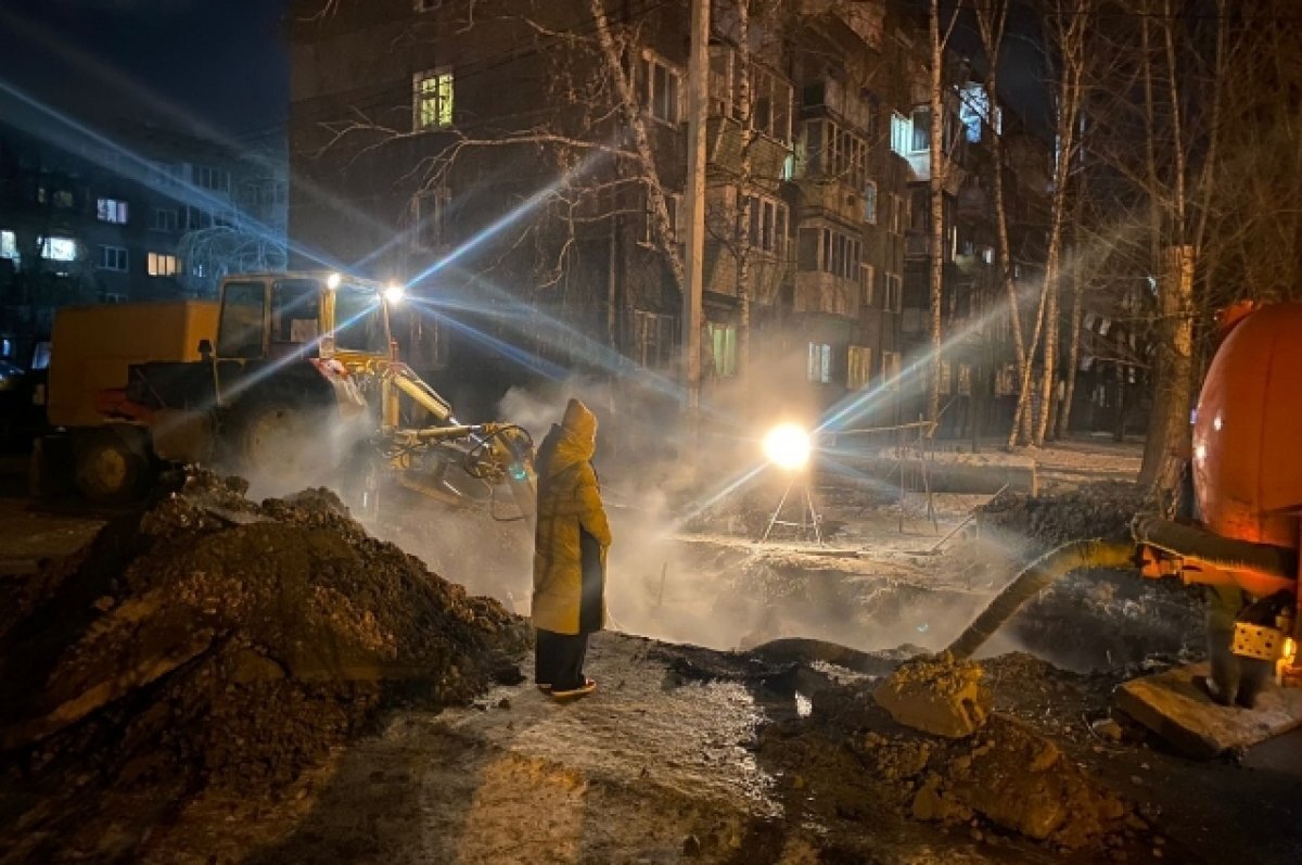    В омской «Тепловой компании» прошли обыски после падения ребёнка в кипяток