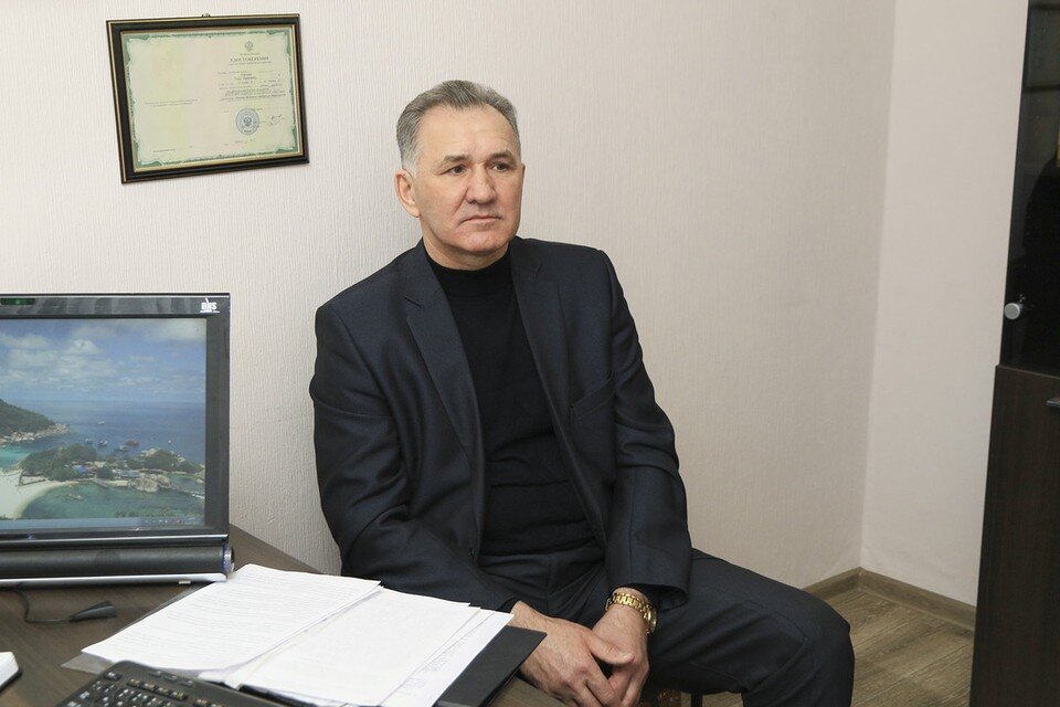     Бывший чиновник, а до этого бывший начальник ГИБДД Алтайского края, замначальника полиции края был осужден за растрату и взятку Олег УКЛАДОВ