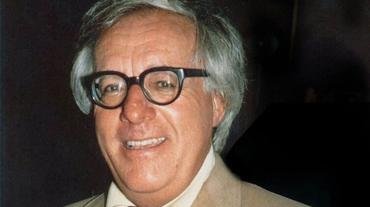    Рэй Брэдбери в августе 1975 года Фото: Alan Light, по лицензии CC BY-SA 2.0​