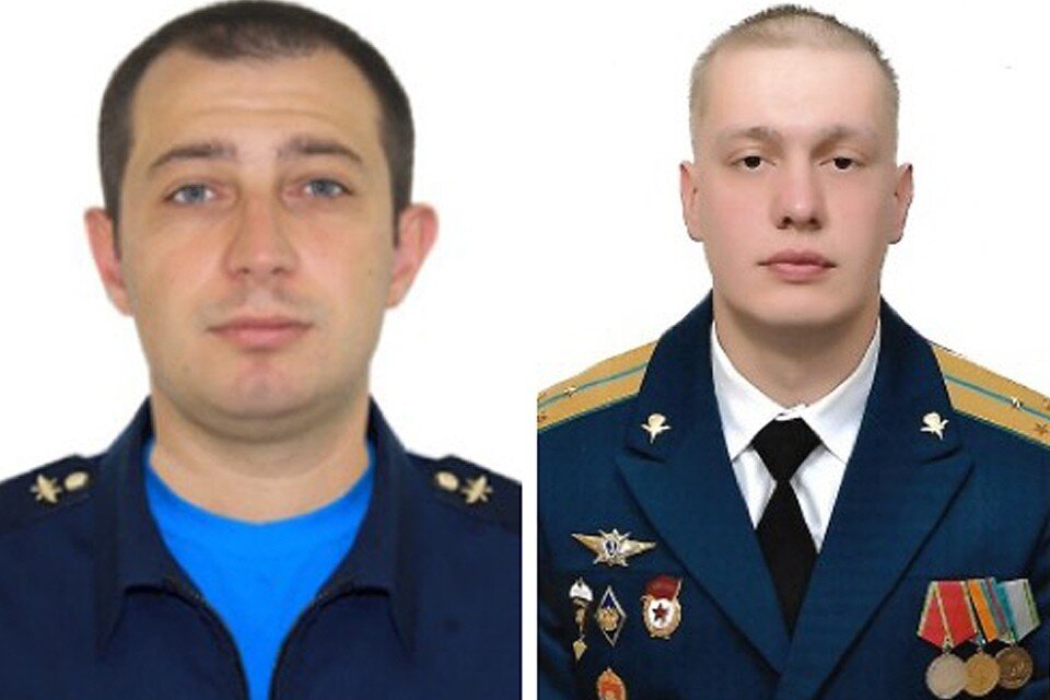    Младший сержант Александр Клованич и старший лейтенант Михаил Погорелов