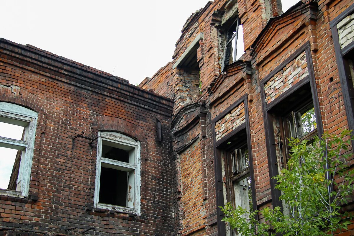 Руины Дома купца Поскотинова. Сентябрь 2023 года Источник: Виталий Барабаш