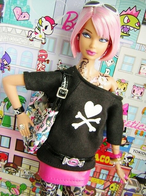 Barbie TokiDoki Gold Label 2011 года, фото взято из интернета.