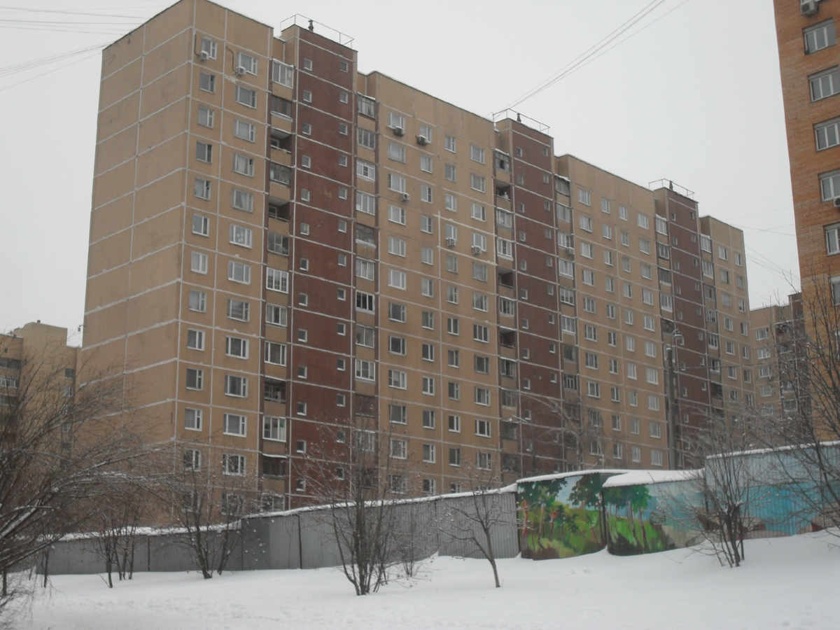 Дом серии П-30 в бежево-коричневом цвете. Фото отсюда: https://vk.com/tiparh.
