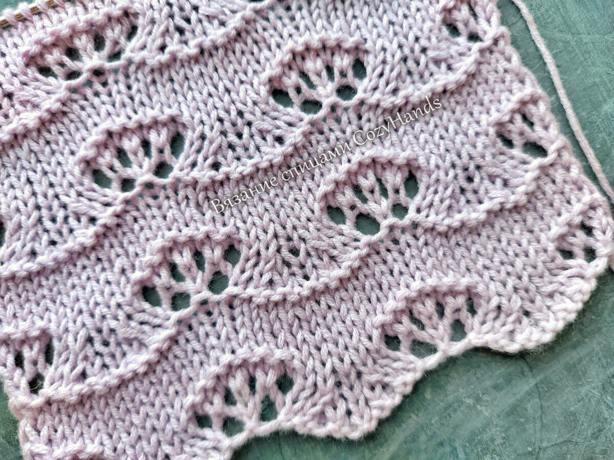 Симпатичный узор с волнами и ажурными ракушками