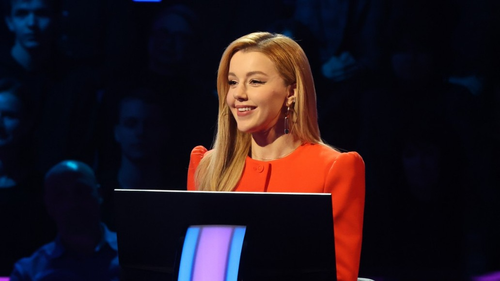 ведущая программы миллионер. дибров 2001. ведущая программы миллионер. ведущая программы миллионер. ведущая программы миллионер.