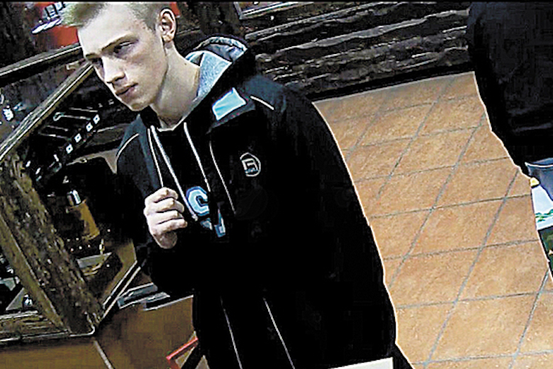 Росляков в магазине оружия 