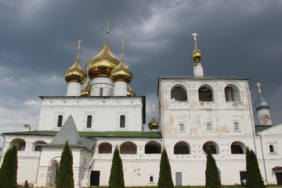 Мужской монастырь