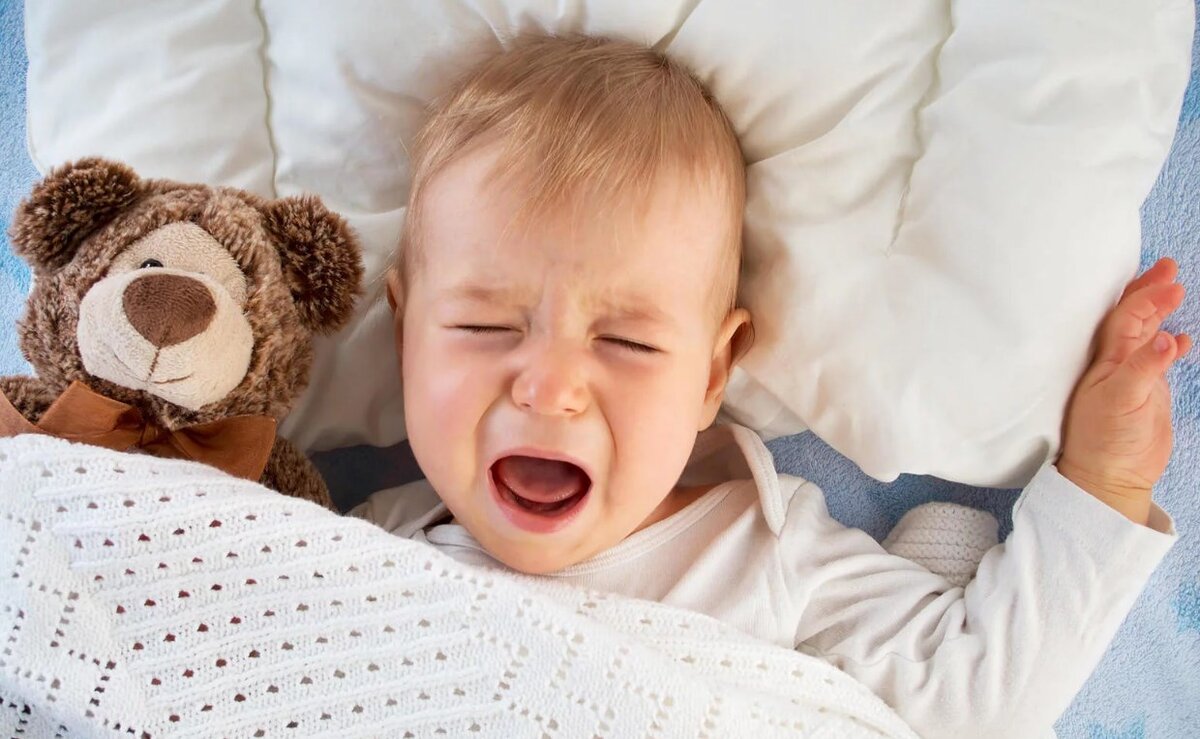 Почему дети не хотят спать. Сонный ребенок. Ребенок просыпается.
