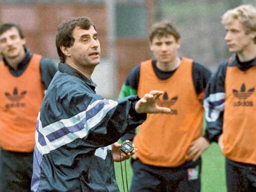 Главный тренер сборной СНГ Анатолий Бышовец