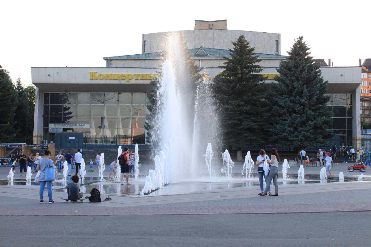 театр в ессентуках