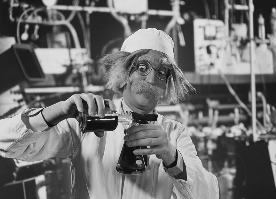 Безумный учёный - известный штамп.