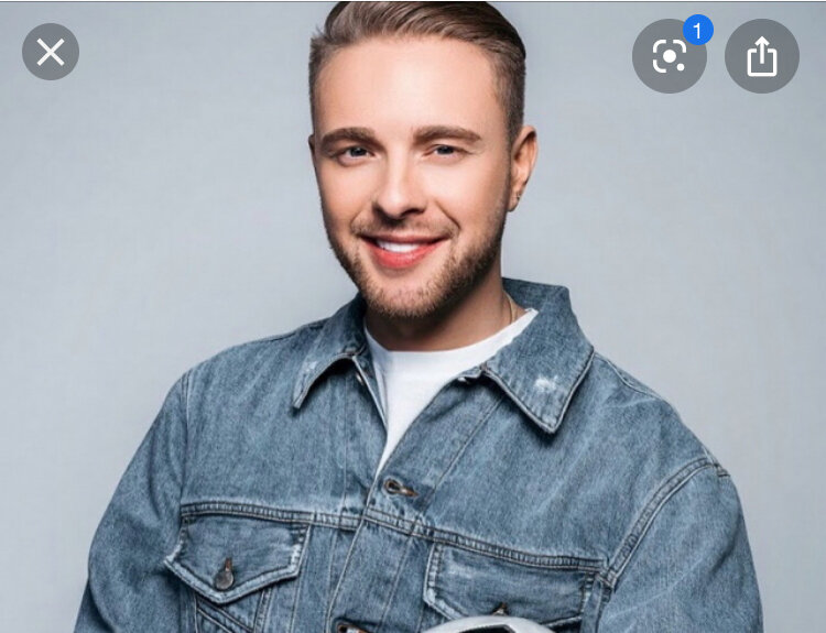 Егор Крит знаменитый певец.