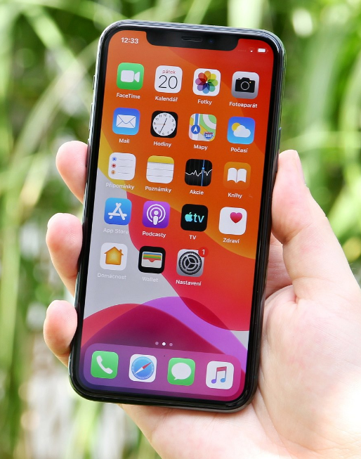 Apple настоятельно рекомендует не заменять поврежденный дисплей iPhone 11 в неофициальных ремонтных мастерских. 