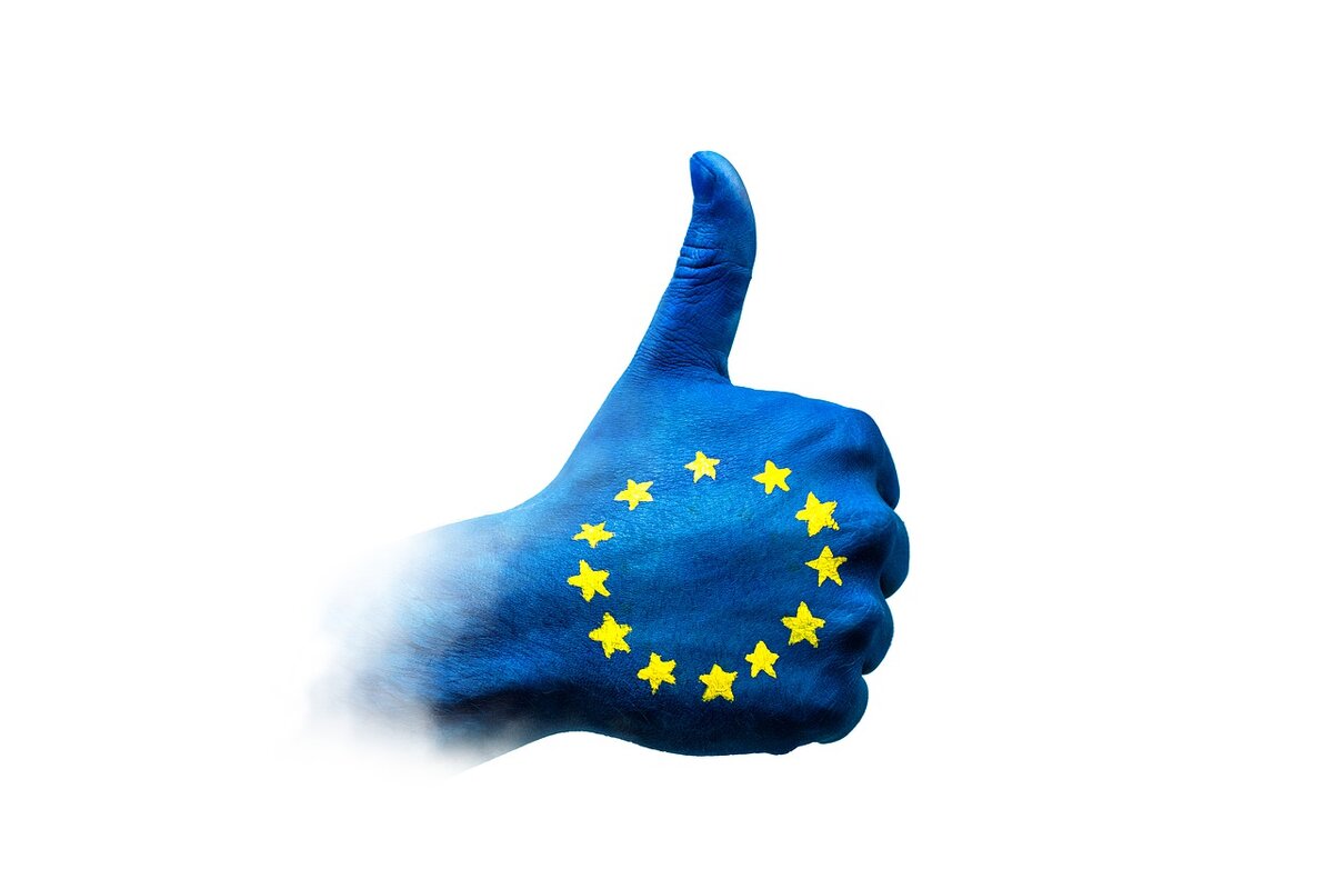 https://cdn.pixabay.com/photo/2019/05/23/15/46/europe-4224216_1280.jpg
