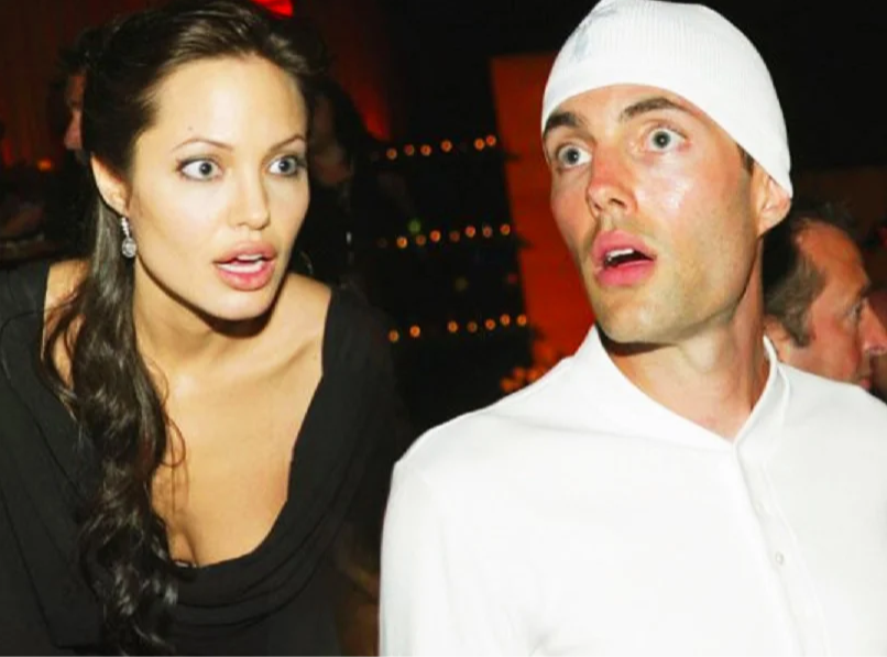 Анжелина Джоли: новый выход актрисы в белоснежном платье и проблемы с братом