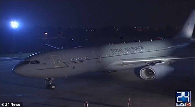 Королевский борт в понедельник вечером в Исламабаде