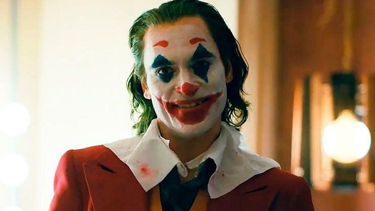 Смеётся, что комиксы для дебилов 