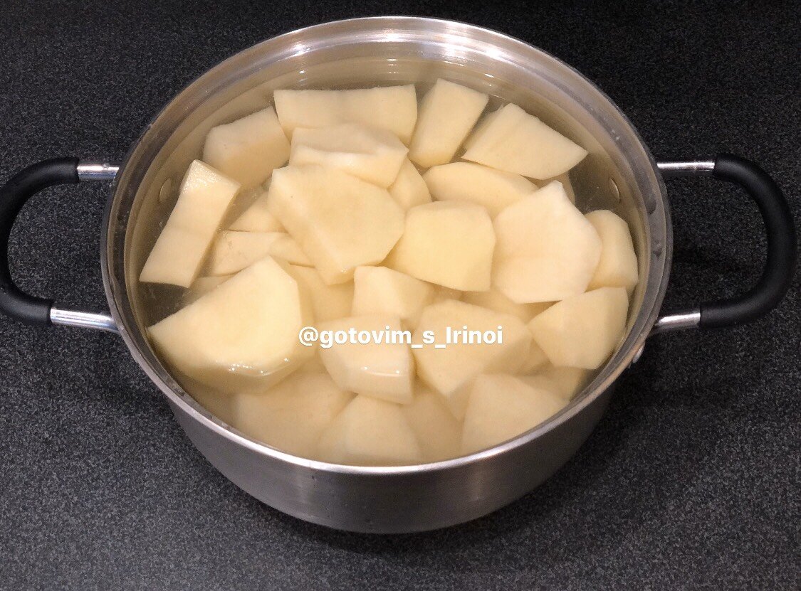 Рецепт Мясные шарики в духовке с подливкой. Калорийность, химический состав и пищевая ценность.