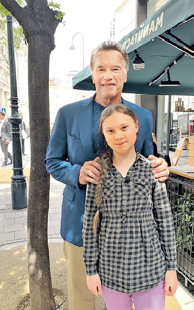 Арни вместе со шведской девочкой